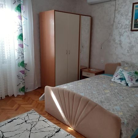 Guest House Cvoro تْشيرسيك نوفي الغرفة الصورة